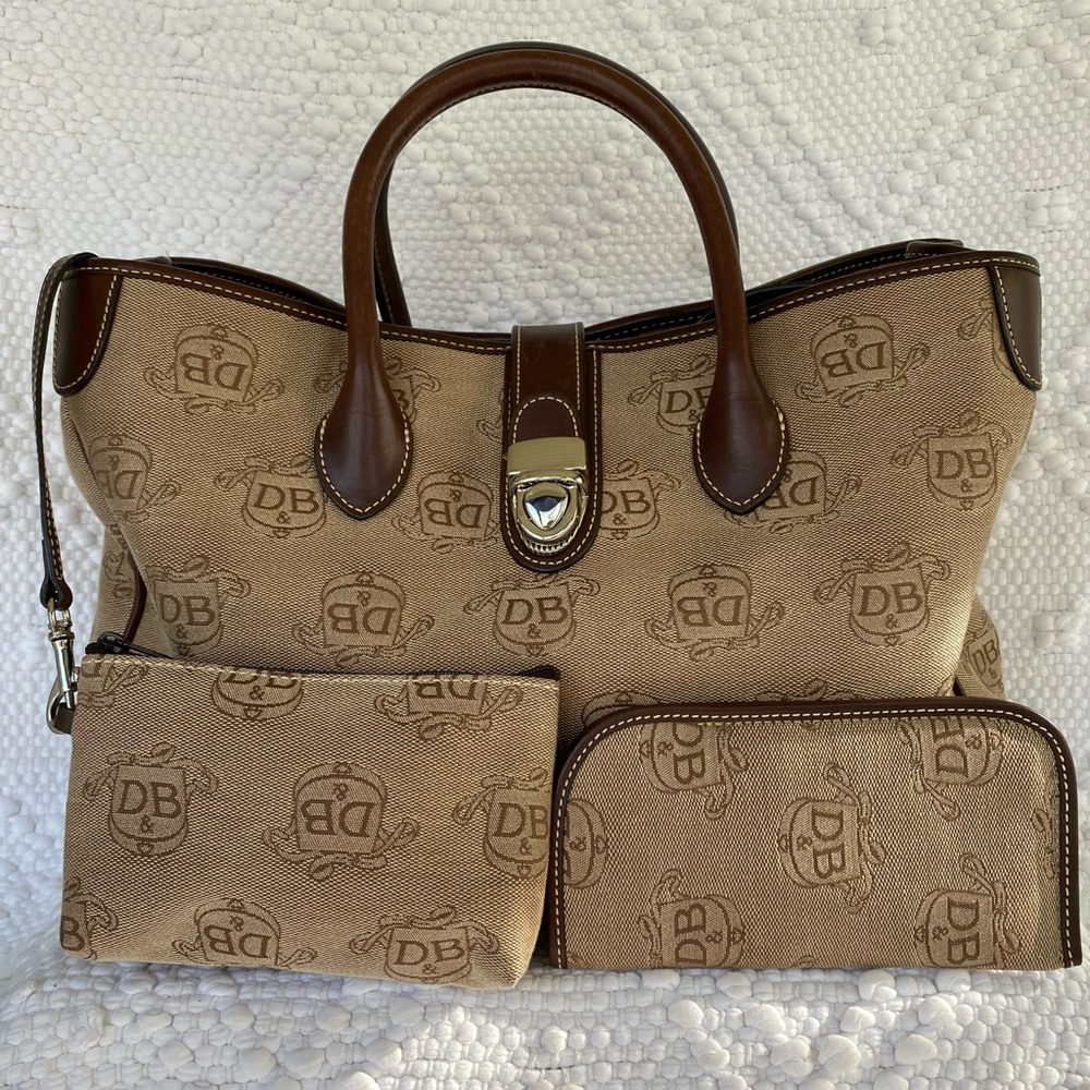 Dooney & Bourke Signature Tote Set! Vintage Beauty! EUC